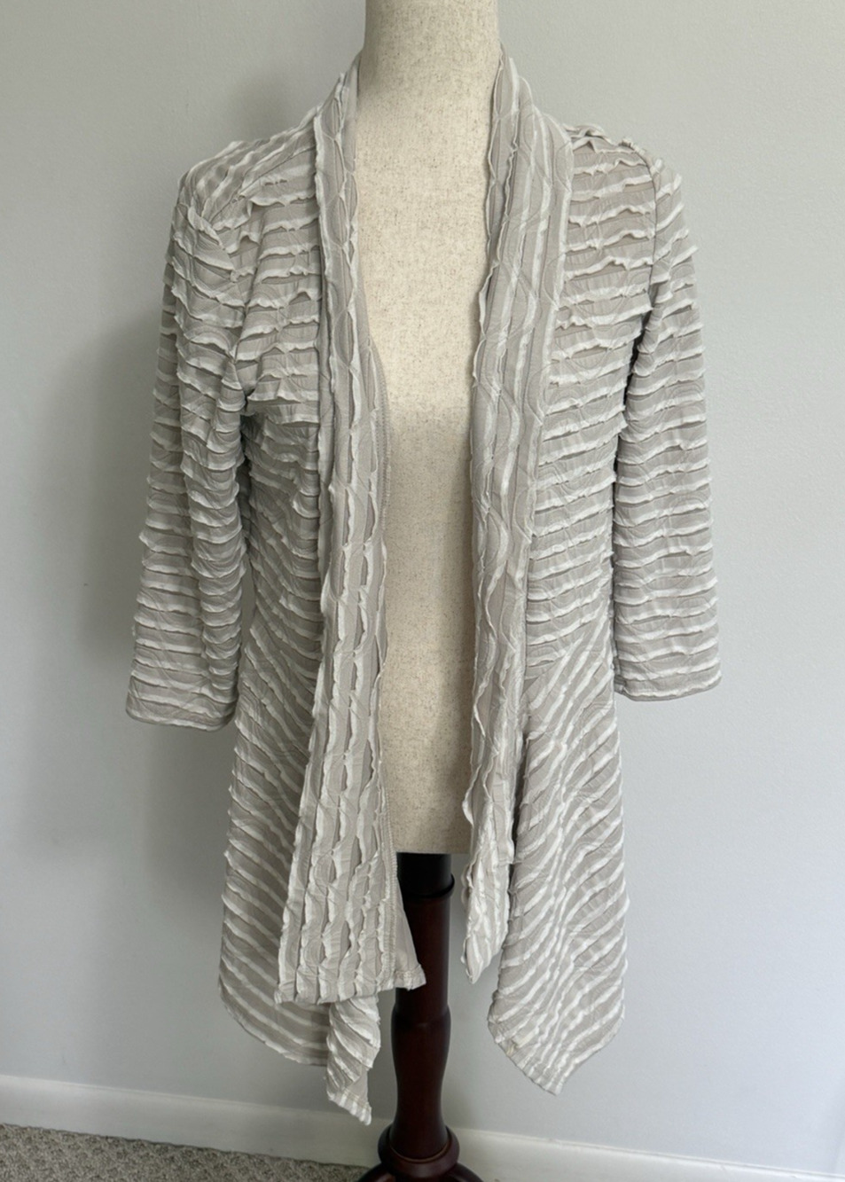 Frank Lyman Cardigan Womens 8 Ivory Ruffle Textured Open Front Draped 16305